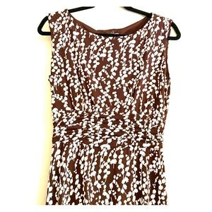 Brown & White Floral Sleeveless Stretch Midi Dress